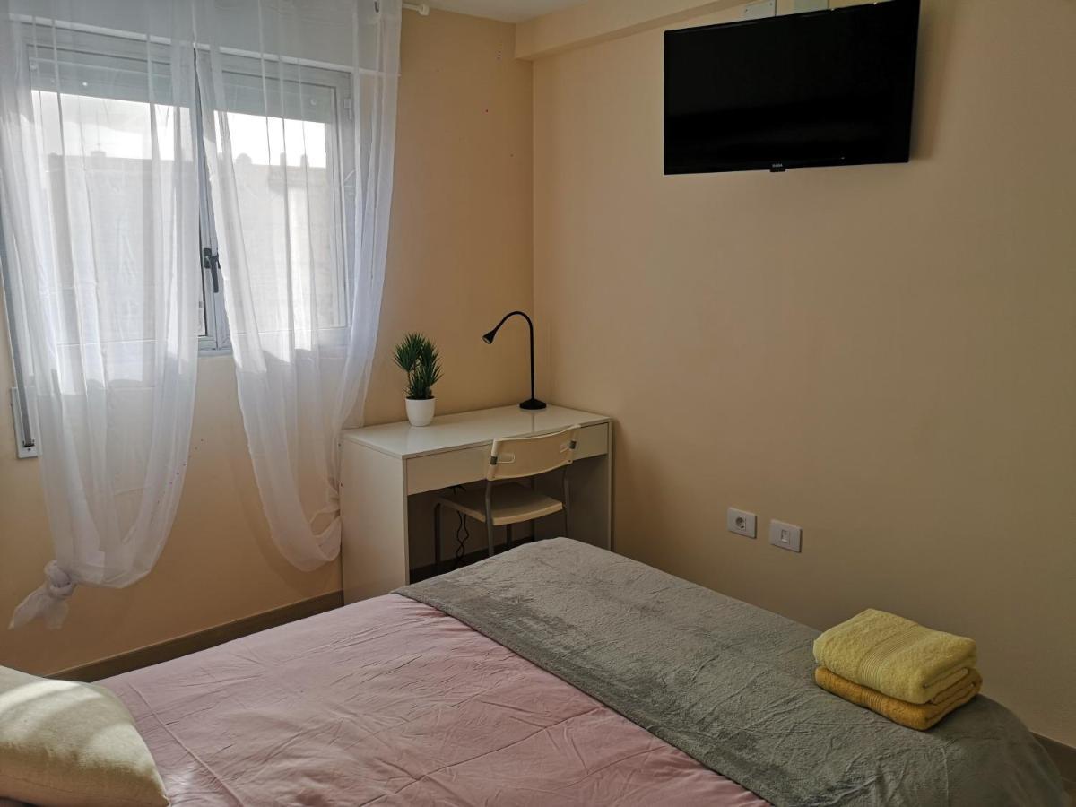 Hostal Mari En La Laguna, Alquiler Habitacion Privada En Hostal, 6 Habitaciones Cerca De La Universidad Y Aeropuerto Norte, 3 Banos Compartidos Сан-Кристобаль-де-Ла-Лагуна Экстерьер фото
